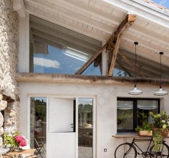 Lamadrid House | Wishome-Preciosa cuadra rehabilitada con chimenea y piscina climatizada