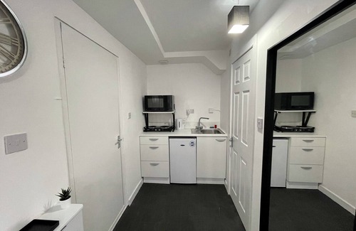 Lee Green Apartment | WISTERIA STUDIO WITH FREE PARKING