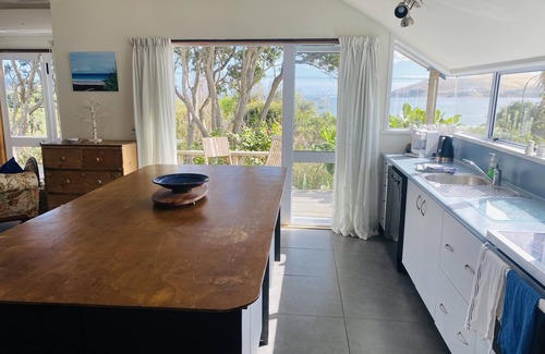 Omapere House | WISTFUL ON WAIANGA. GOLDEN HOKIANGA SANDS. SUN DRENCHED BEACHFRONT HOLIDAYS.