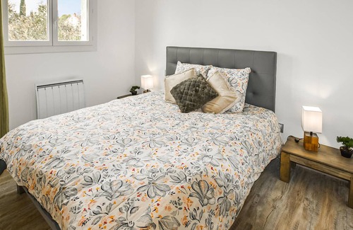 Mirabel-aux-Baronnies House | With a beautiful view of Mont Veoux welcomes this bright cottage with inviting garden.