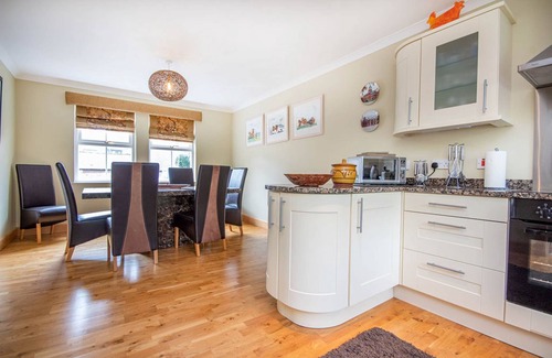 Dornoch House | Within a minutes walk of Dornoch town centre