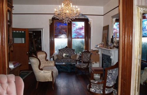 Napa Bed & Breakfast | WITHIN WALKING DISTANCE TO BOTTLEROCK CONCERT Room # 2in Downtown HistoricalHome