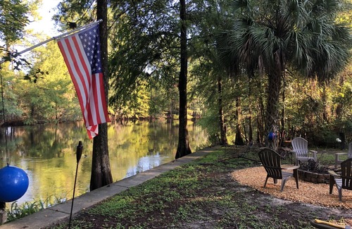 Dunnellon House | Withlachoochee River Retreat - minutes from the Rainbow