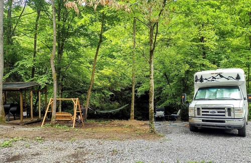Del Rio House | Witt's End.Cozy RV with AC and WiFi in Charming Del Rio