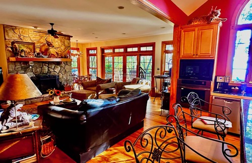 Rosman House | WNC’s Breathtaking Blue Ridge & Great Smokies meet the SC Jocassee Gorges