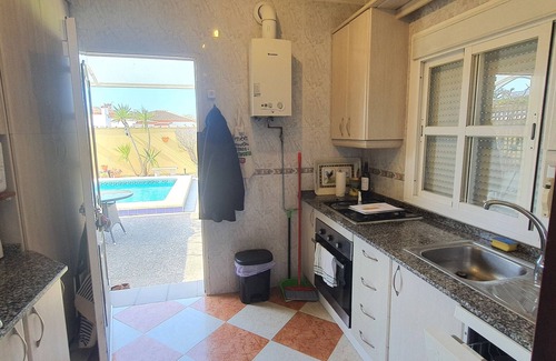 Chiclana de la Frontera House | Wohlfühl- Ferienhaus mit Großem Garten und Pool