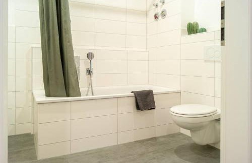 Radeberger Vorstadt Apartment | Wohnglück mit Balkon im Preußischen Viertel
