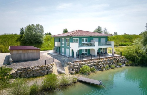 Leipheim Apartment | Wohnung F3 im Obergeschoss Gemütlich im Mediterranen Stil Eingerichtet
