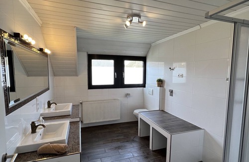 Lathen Apartment | Wohnung im 1OG mit Großem Balkon