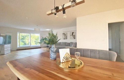Bahnhofsvorstadt Apartment | Wohnung mit Traumhaften echtem Blick!