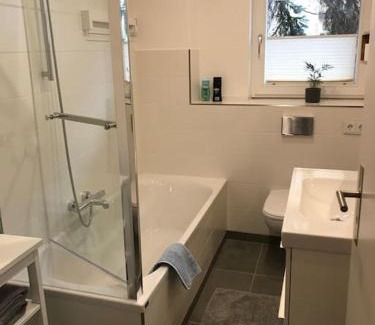 Wurzburg City Centre Apartment | Wohnung Stadtmitte Würzburg, Küche, Balkon.