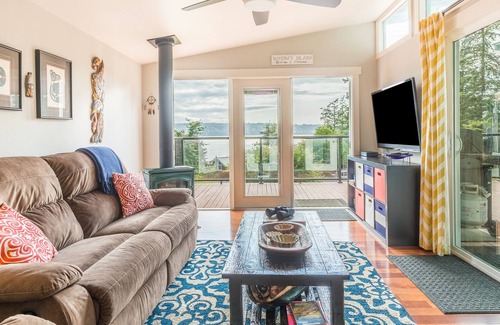 Langley House | Wolf Beach Cottage - Newly Remodeled