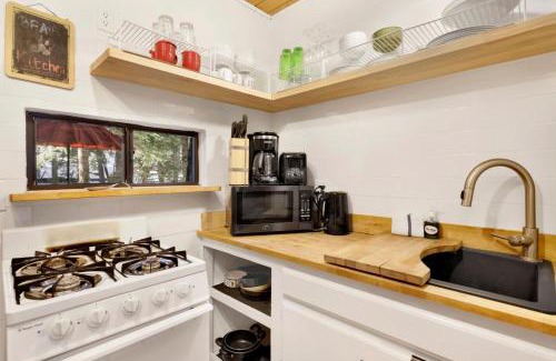 Big Bear Lake House | Wolf Cub Cabin - 1946 by Big Bear Vacations