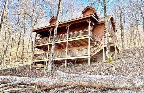 Wolf Laurel House | Wolf Laurel Bee Mountain Retreat - Pet Friendly