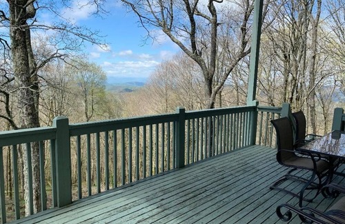 Wolf Laurel House | Wolf Laurel Mountain House with a View