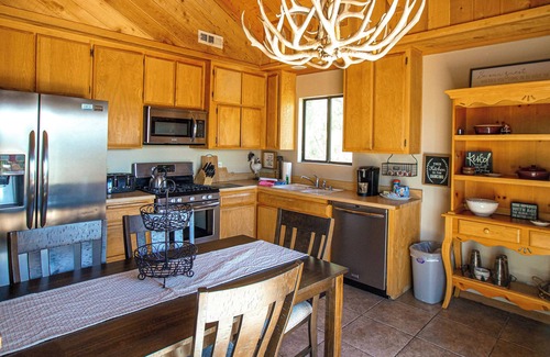 Upper Moonridge House | Wolf View Lodge - Air Conditioning, Close to Slopes, Views, Fireplace, Deck, BBQ