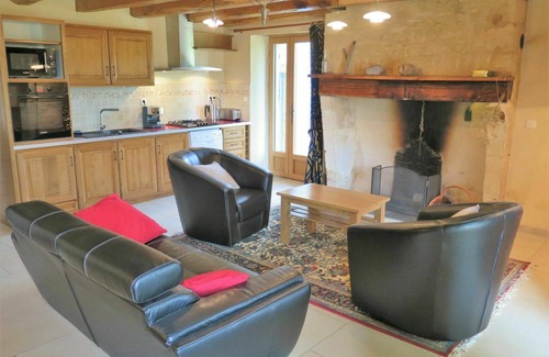 Blanquefort-sur-Briolance House | Wonderful villa for 4 guests with WIFI, TV, terrace, pets allowed, panoramic view and parking