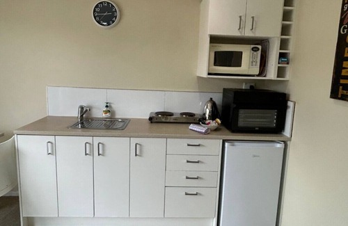 St. Heliers Condo | Wonderful Guest Suite Steps to St Heliers Beach