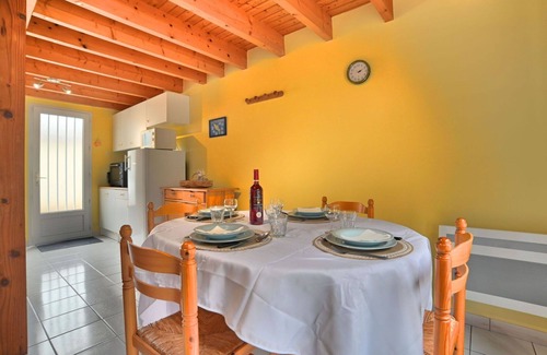 Dolus-d'Oleron House | Wonderful villa for 4 guests with WIFI, TV, terrace and parking