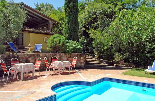 Montopoli in Val d'Arno Villa | Wonderful private villa for 9 guests with private pool, WIFI, TV, patio, pets allowed and parking