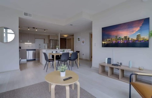 Crystal City Apartment | Wonderful 2BR Apartment @Crystal City WRooftop