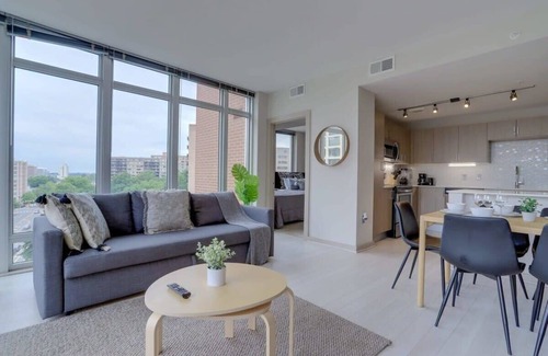 Crystal City Apartment | Wonderful 2BR Apartment @Crystal City WRooftop