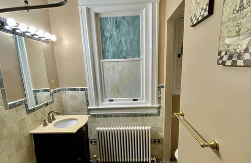 Allentown Apartment | WONDERFUL 2BR APT IN WEST END & FREE PARKING - Enhanced Cleaning