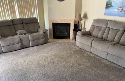 Bullhead City House | Wonderful 3 Bedroom River House..! Gated Community