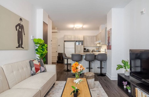 Griffintown Apartment | Wonderful 4 BR Home in the heart of Downtown