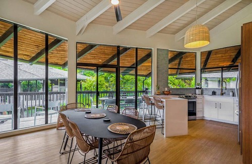 Princeville Condo | Wonderful 7 bedrooms for 16 above famous Anini Beach!
