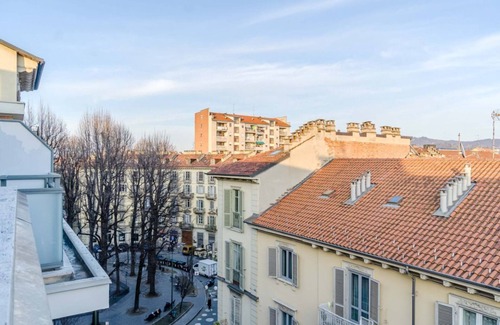 Vanchiglia Apartment | Wonderful apartment of about 60 sqm, perfect for 4 people, located on the fifth floor of a building with a lift (NOT suitable for disabled people - there are several steps to access it).The property is located in the heart of the city, a short distance f