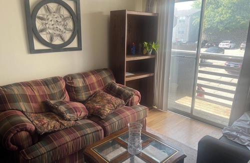 Oread Apartment | Wonderful apartment with AC in charming Lawrence