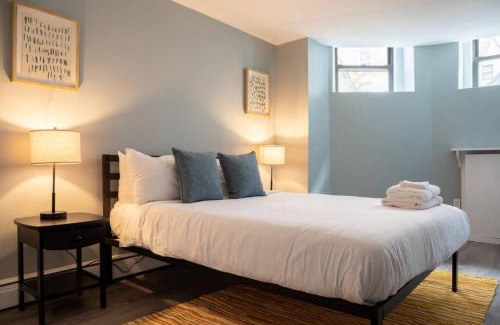 Fenway–Kenmore Apartment | Wonderful Back Bay 1 Bed with Short walk to Fenway