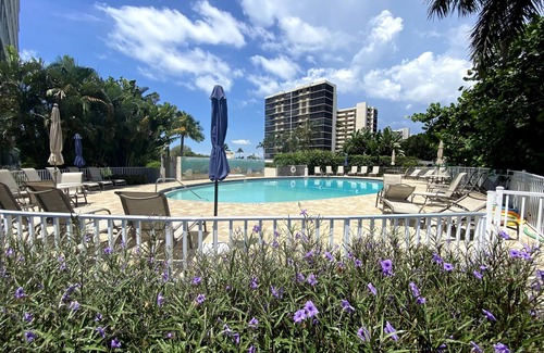 Vanderbilt Beach Condo | Wonderful bay and partial gulf views from great 7th floor condo!
