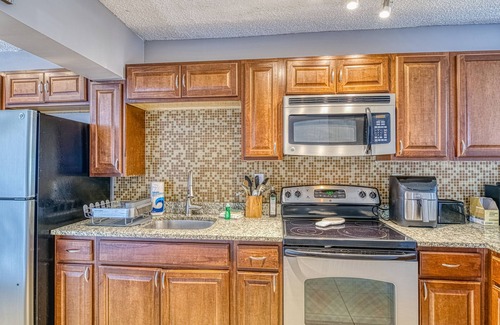 Deerfield Beach House | Wonderful beach home near everything with furnished patio, grill & fast WiFi