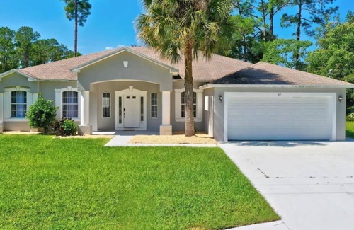 Indian Trails House | Wonderful Bliss pool house - 2 mi to Palm Coast center