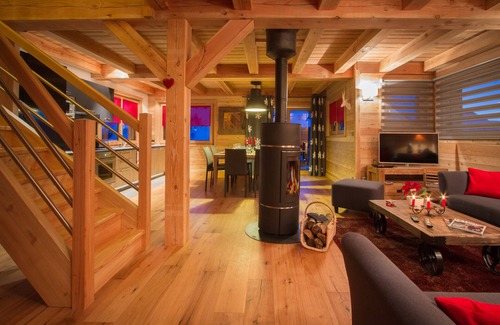 Mont-de-Lans Ski Chalet | Wonderful chalet, 50 m from the slopes