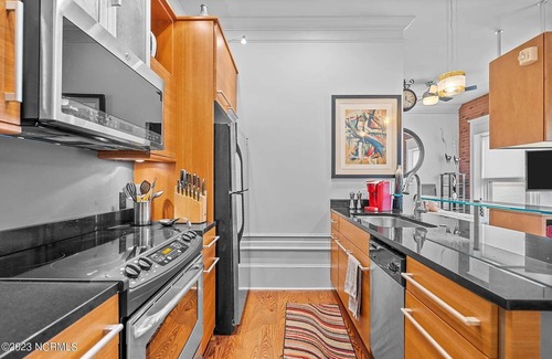 Downtown Wilmington Condo | Wonderful condo in historic downtown Wilmington; Pet Friendly; Walk Everywhere!