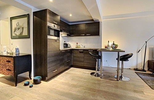 Vorst Apartment | Wonderful "corporate" new flat