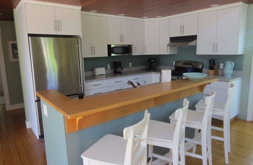 Chatham Cottage | Wonderful cottage located in the heart of downtown Chatham.steps to everything.