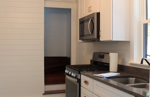 Harbor Springs Cottage | Wonderful Downtown Harbor Springs Cottage, quick walk to shops and restaurants!