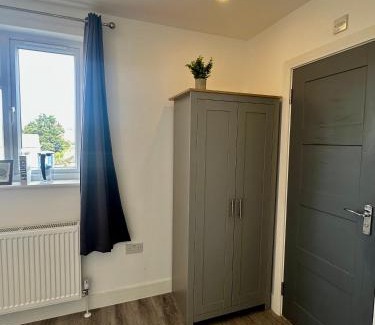 Raynes Park House | Wonderful Ensuite room In Wimbledon