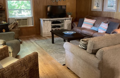 Shelby Cottage | Wonderful family cottage with beautiful Lake Michigan beach