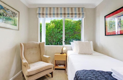 St. Heliers House | Wonderful Guest Suite Steps to St Heliers Beach