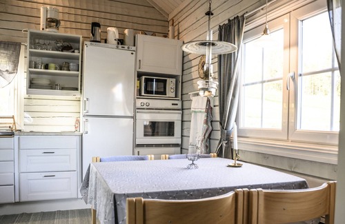 Gallo House | Wonderful holiday home right on the lake with sauna, WiFi and wilderness pool (rentable)