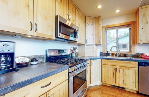 Joseph House | Wonderful home right on the lake with private dock, fireplace & washer/dryer