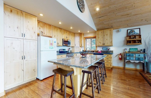 Joseph House | Wonderful home right on the lake with private dock, fireplace & washer/dryer