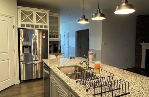 Lewes House | Wonderful home with porch & courtyard - 5 mi to Lewes - 3bd,3ba Sleeps 6