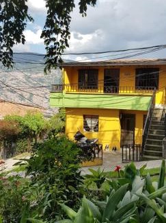 Doce de Octubre 2 Apartment | Wonderful house with views in Medellin-fiber optics