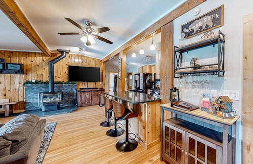 Joseph House | Wonderful lakeside home with private hot tub & attractive all-wood interior